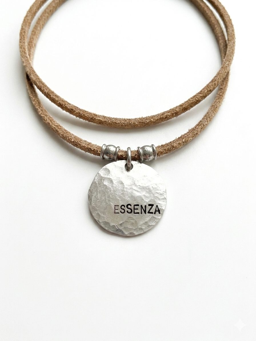 Collana medaglia Essenza martellata argento