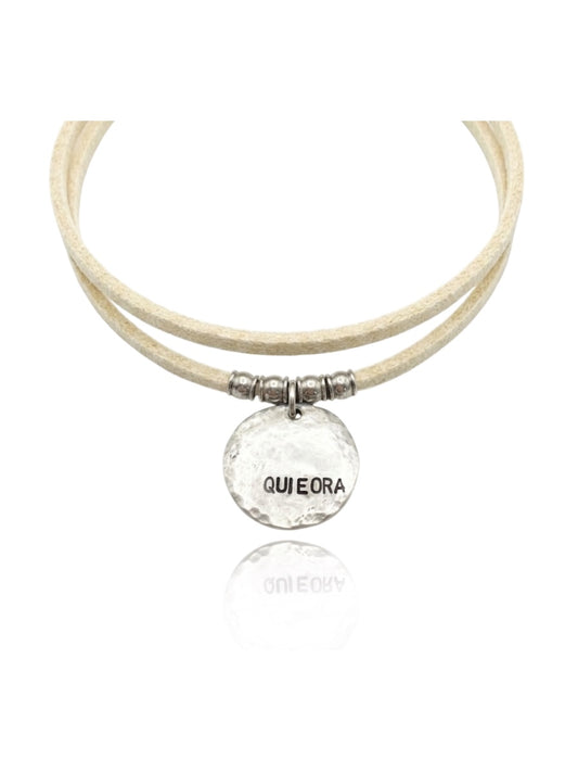 Collana medaglia Qui e Ora martellata argento