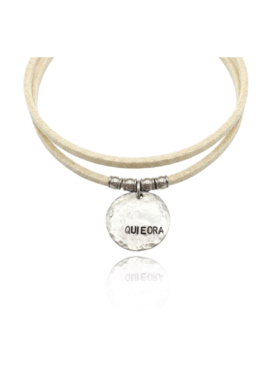 Collana medaglia Qui e Ora martellata argento